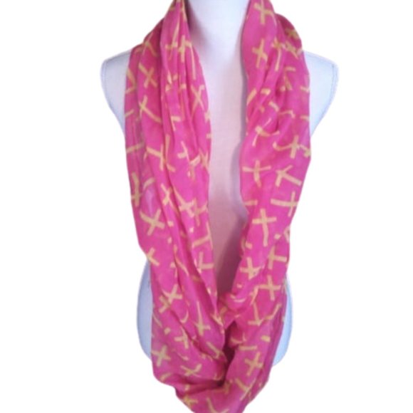 Cross Pattern Infinity Scarf - Picture 2 of 5